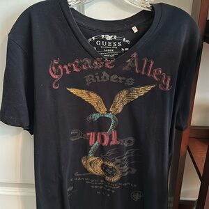 Black guess crew neck t-shirt